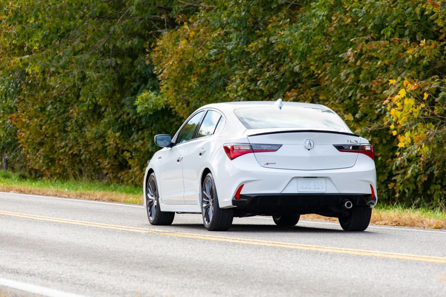  Acura ILX A-Spec 2018 года  (фото 16 из 52)